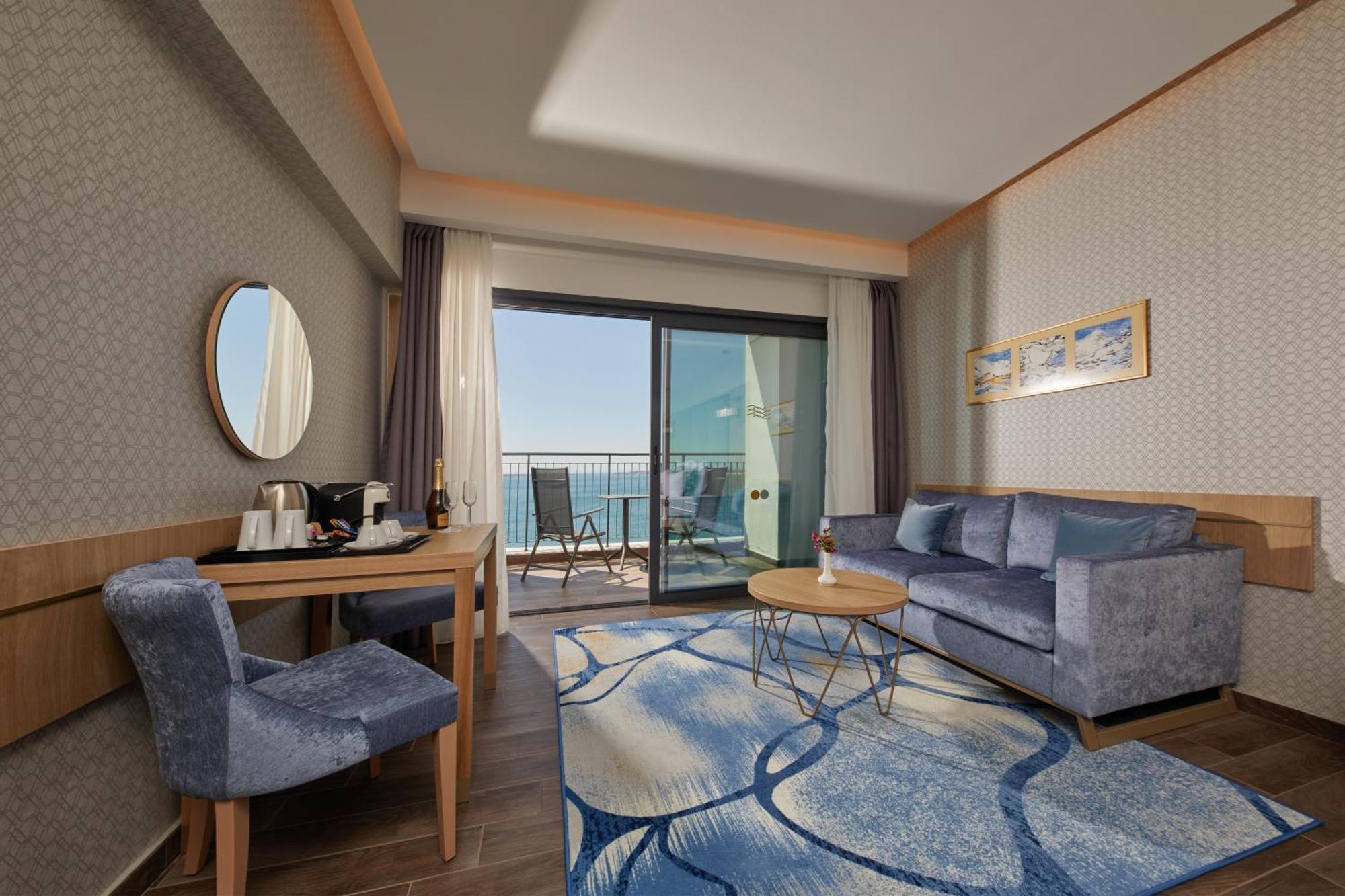 Secrets Sunny Beach Resort & Spa (Adults Only) الغرفة الصورة Deluxe Room
