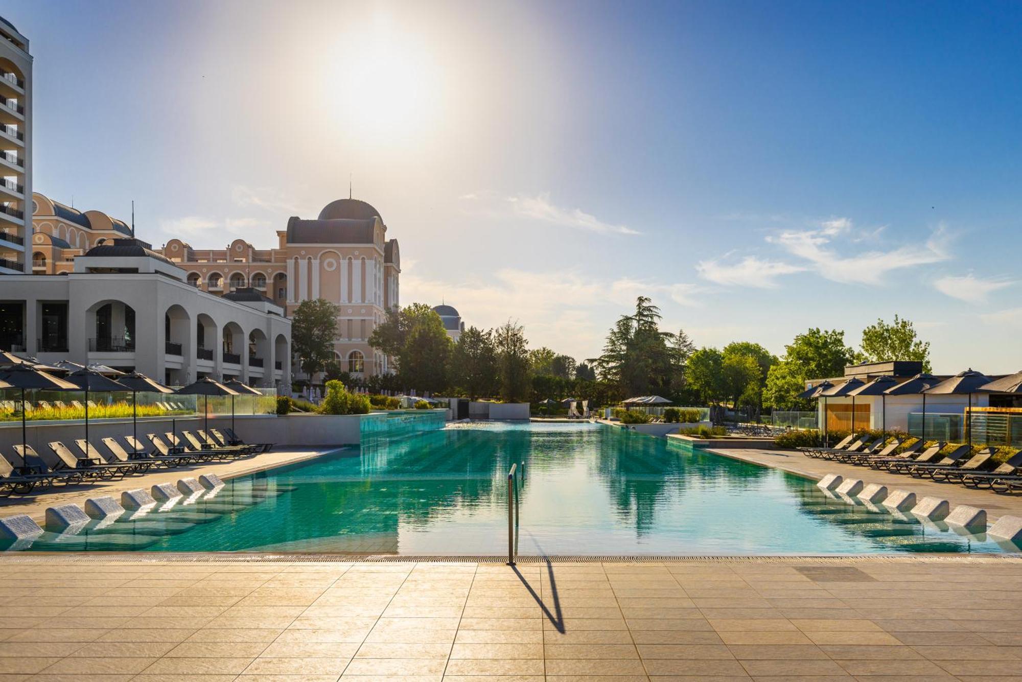 Secrets Sunny Beach Resort & Spa (Adults Only) المظهر الخارجي الصورة The swimming pool at the hotel