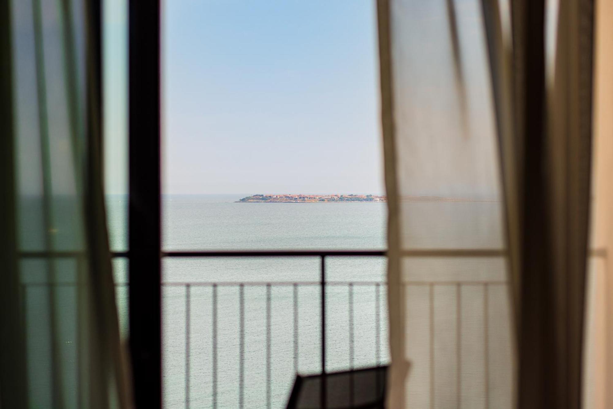 Secrets Sunny Beach Resort & Spa (Adults Only) المظهر الخارجي الصورة View of the Gulf of Naples from the hotel