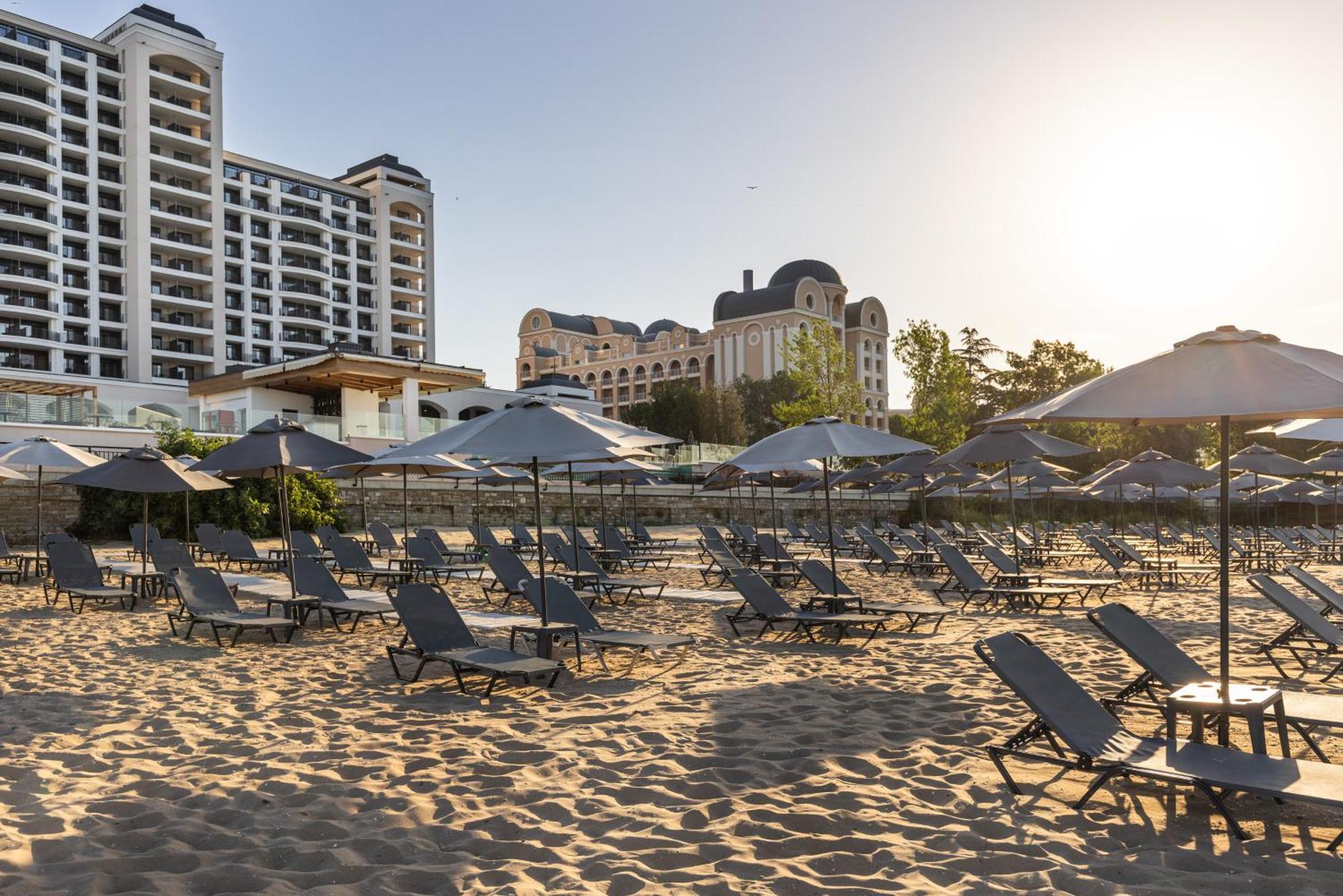 Secrets Sunny Beach Resort & Spa (Adults Only) المظهر الخارجي الصورة Beach at the Grand Resort