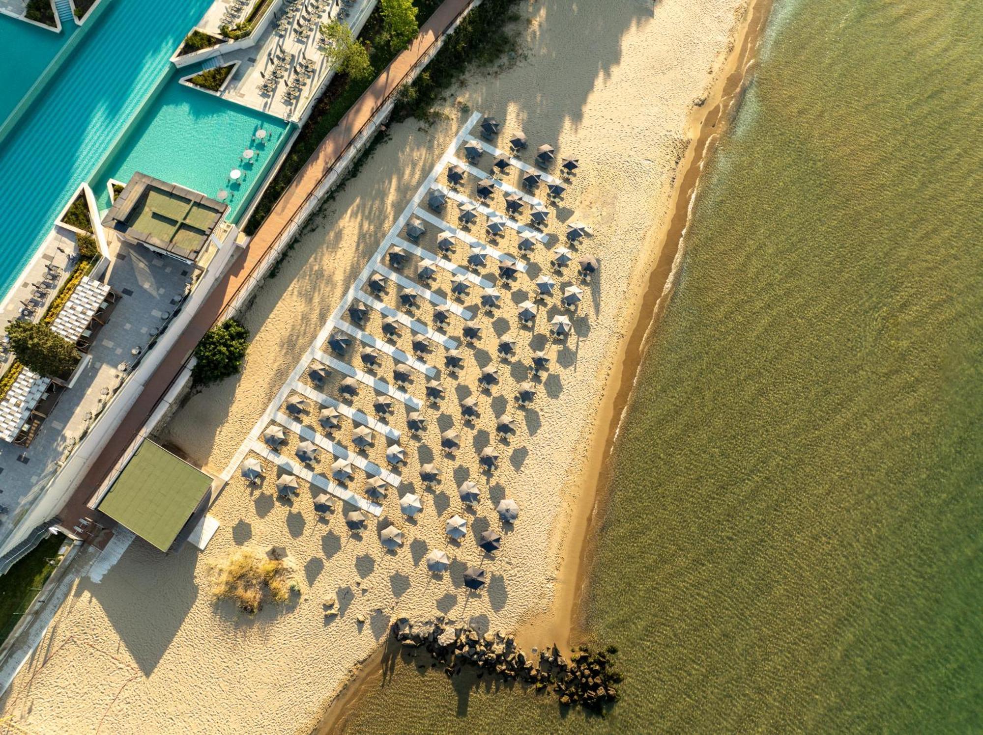 Secrets Sunny Beach Resort & Spa (Adults Only) المظهر الخارجي الصورة Aerial view of the beach